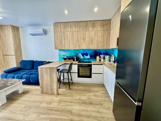 Продаж квартири з ремонтом в новобудові Пустомыты