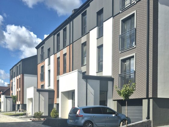 Продаж 1 кім. квартира 44м тераса 40м зданий новобуд Львів Винники. Винники