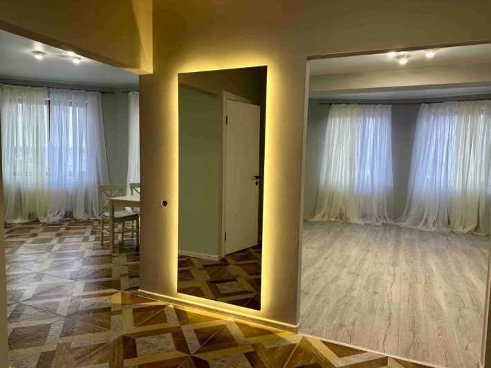 Терміновий продаж квартири з ремонтом в новобудові селі Зимна Вода - фото 1