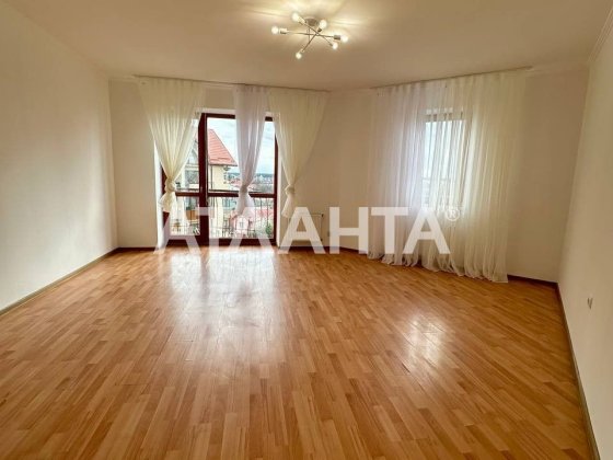 Простора 3-кімнатна квартира в ЖК "Сонячний край" — варіант Зимняя Вода