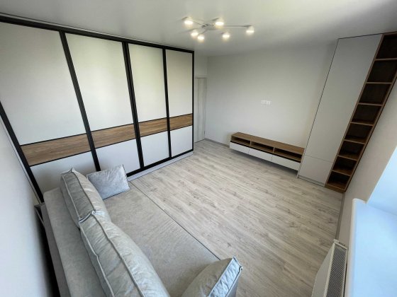 Продам 1 кімнатну квартиру 44 кв.м. м. Новояворівськ! Новояворовск