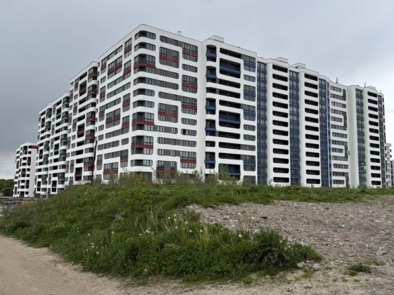 Продаж 1 кім квартири в зданій секції.  Вул. Трускавецька Скнилів