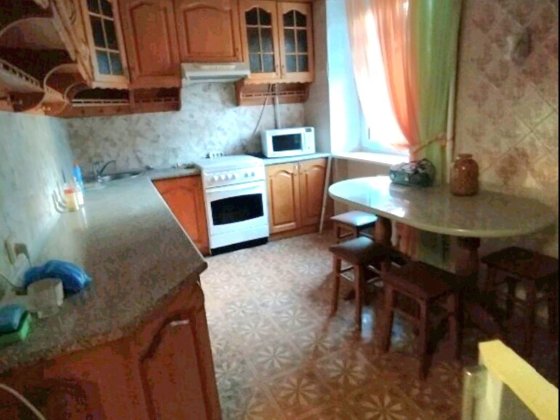 Продам 3-х комнатную " Чешку" 75 м2 на 3/9 в ЦЕНТРЕ Каравеллово