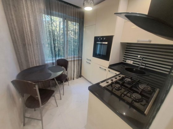 Продам Космонавтов/ Ген.Петрова 1но комнатную квартиру с ремонтом Одеса