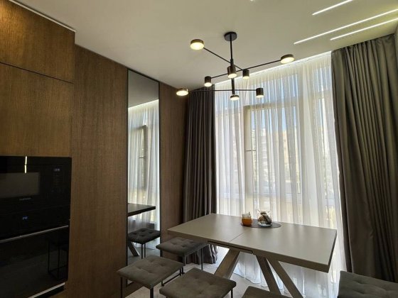 Продам 2к квартиру с евроремонтом АГВ  ЖМ 7Небо