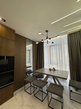 Продам 2к квартиру с евроремонтом АГВ  ЖМ 7Небо - фото 1