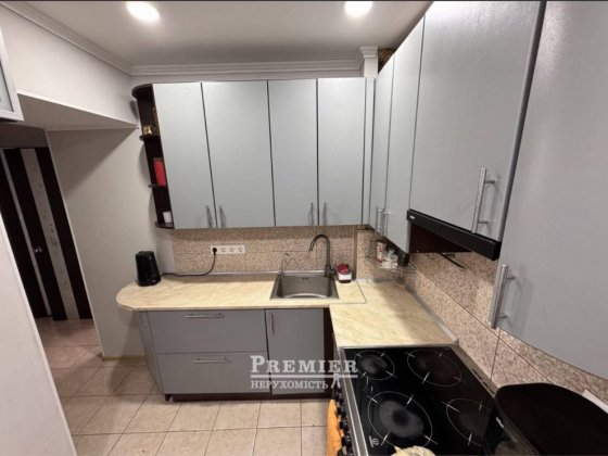 Продається 2-х кімнатна квартира з ремонтом Ліски