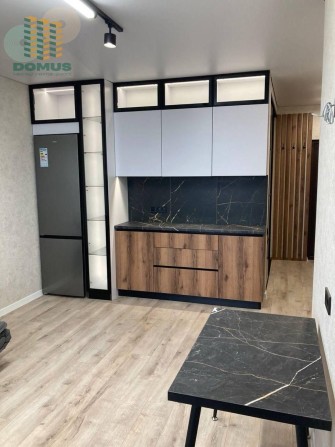 Продам 1 комн ЖК 59 Жемчужина. Новый ремонт. ул. Сахарова. Поселок! - фото 1