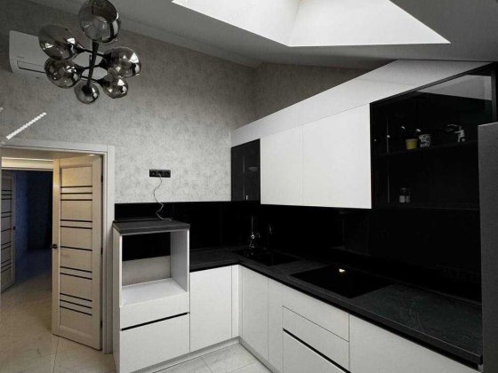 Сучасна та стильна квартира в новому ЖК "Маріїнський" Великодолинське