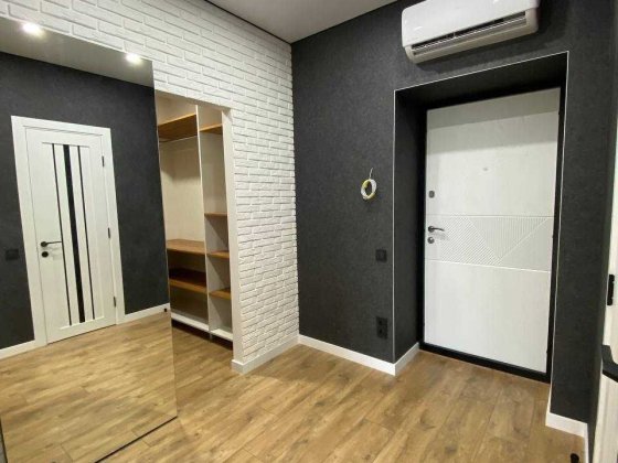 Квартира в новом кирпичном доме с ремонтом! Крыжановка