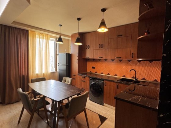 В продаже евродвушка с авторским ремонтом в Кадорах на Таирова Лиманка