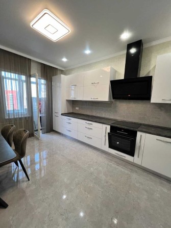 Продам 3-кімнатну квартиру в ЖК 37 Перлина/37 Жемчужина район Таїрова - фото 1