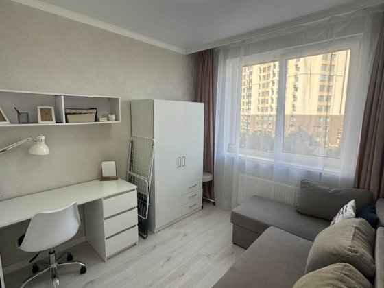 Двокімнатна з сучасним ремонтом в 53 Перлині. Кадор Лиманка