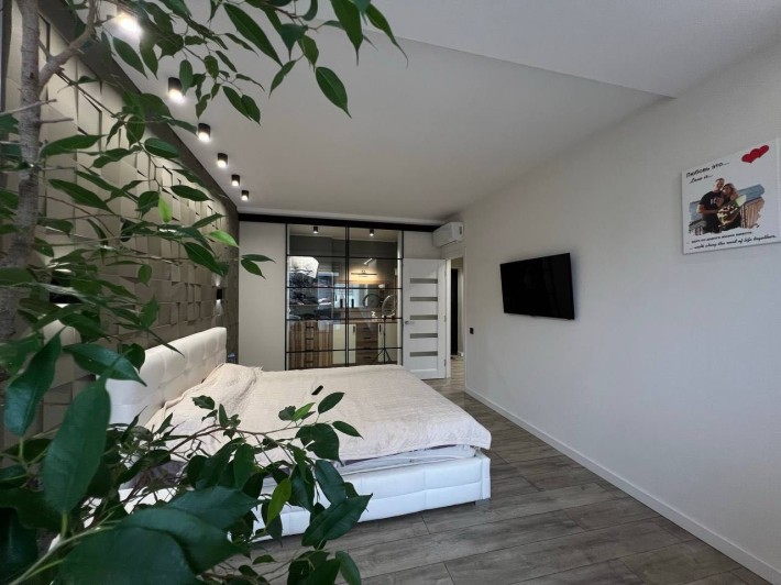 СРОЧНО! Продам 2 ком. квартиру в ЖК 'Маршал Сити'! - фото 1