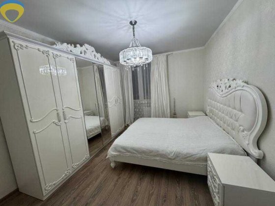 Продам 3-к  квартиру з ремонтом та укомплектована - ЖК 7 Небо Авангард