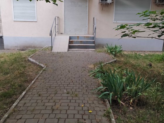 Продам 2-х кімнатну  квартиру ,нежитловий фонд, від хозяЇна Крыжановка