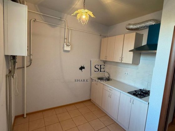 Продам 1 комнатную квартиру на среднем этаже ЖК 7 небо Авангард