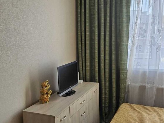 Продам 1-комнатную квартиру с ремонтом, в ЖК "7 Небо". Авангард