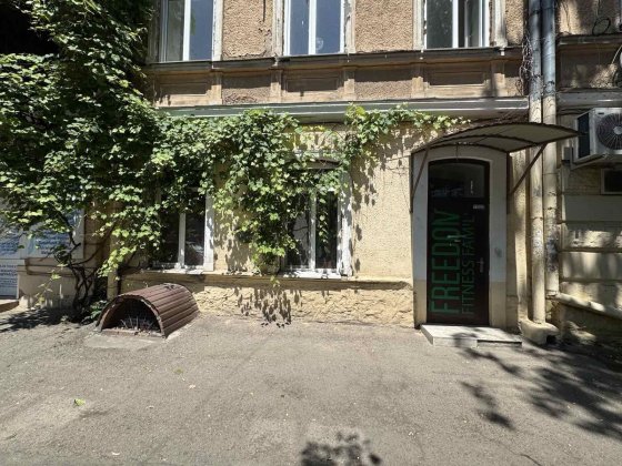 Продам  квартиру пол бизнес Корсунці