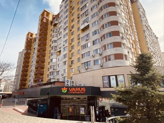 Продам 2 комн. квартиру в ЖМ Радужный со своим паркоместом! Лиманка