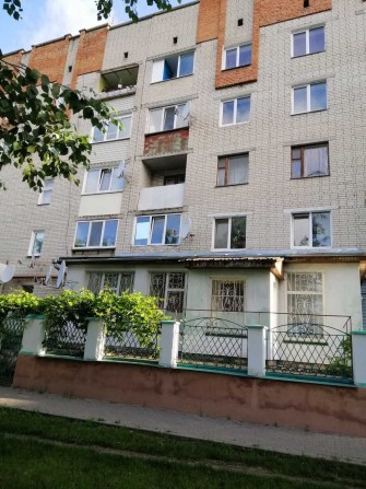 Чотирьохкімнатна квартира у центрі м. Путивль - фото 1