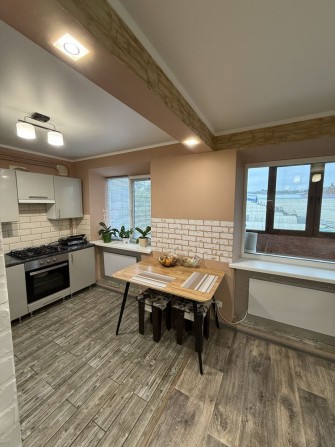 Продам гарну 2х кімнатну квартиру студію - фото 1