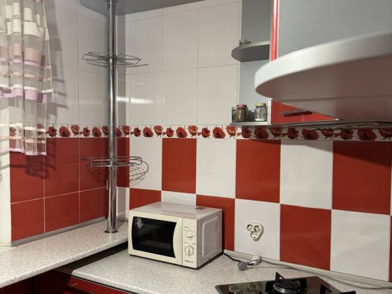 Продам 1 комнатную квартиру  ул Дружби народів 233 сс2 Бобрівка