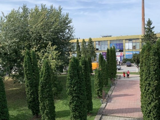 Продається 2-кімнатна квартира від власника площею 44 м² у самому серц Дунаївці