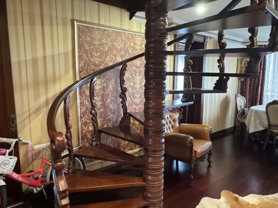 Продається двоповерхова квартира по бульвару Шевченка. Свидівок