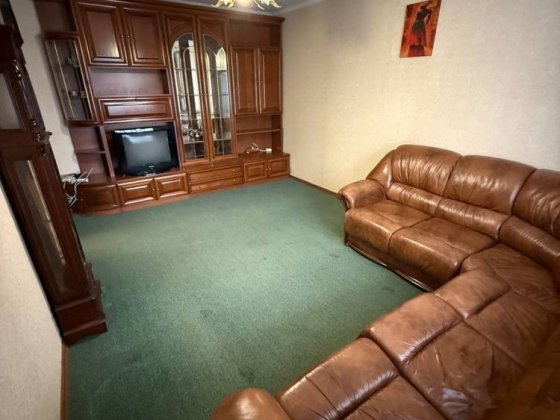 Капітальна трикімнатна квартира в центрі Шполи Шпола