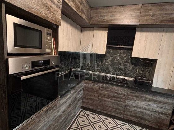 продаж 2 к. квартири м. Остер Остер