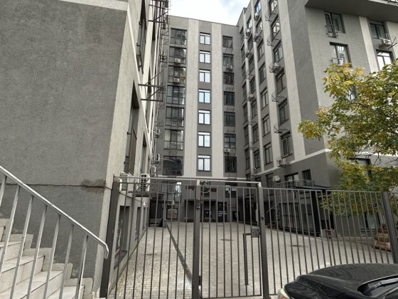 Продаж 2-кімнатної квартири в ЖК “Метро Парк" метро Вирлиця Київ