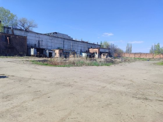 Продам Помещения 2253м2 и 1га земли на территории завода Ленина Луганск