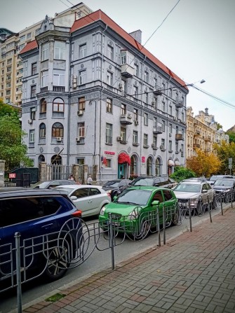 Продаж 3 кымн. квартири з мансардой, під ремонт, Бессарабська площа 5, центр. - фото 1