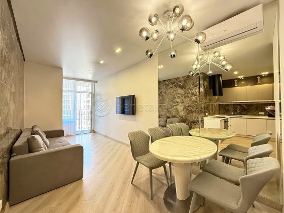 Стильная квартира с балконом и видом на море в Аркадии. Одесса