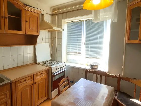 Продаж 3-кімнатної квартири на Русанівці, вул.Ентузіастів 31 Київ