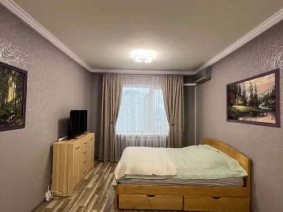 1-кімнатна квартира з ремонтом  Урлівська 36 Київ