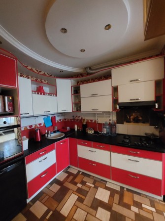 Продам ідеальну 2 кімн.кв.з власним двором. - фото 1