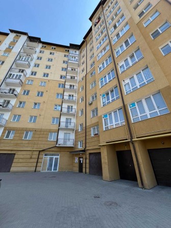 Простора 3-кімнатна квартира в зданій новобудові - фото 1