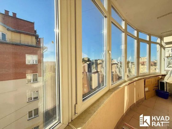 Продам терміново 1 кім в самому центрі на Коновальця! Ивано-Франковск