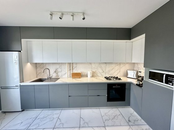 Продаж 2х кім квартири з якісним ремонтом у центрі Вишневого Вишневе