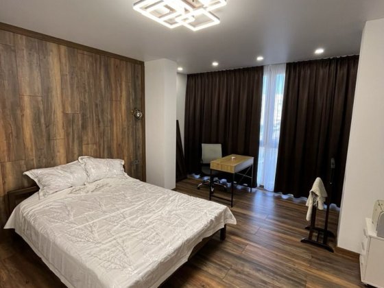 Трикімнатна квартира. Дизайнерський ремонт. Газ!