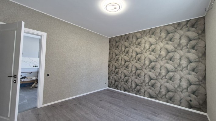 Нова двокімнатна квартира з ремонтом поруч з озером! - фото 1