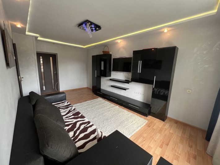 ВЛАСНИК !!! Продам двох кімнатну квартиру по вулиці Карпатська ВЛАСНИК - фото 1