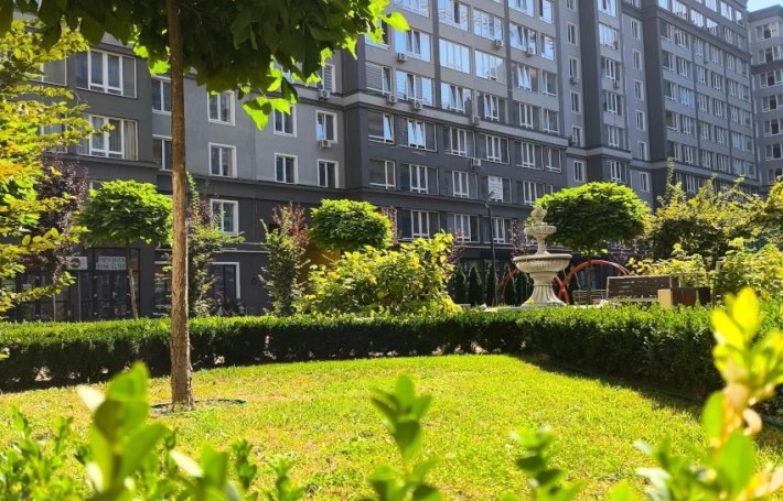 Велика двухкімнатна поруч школа - фото 1