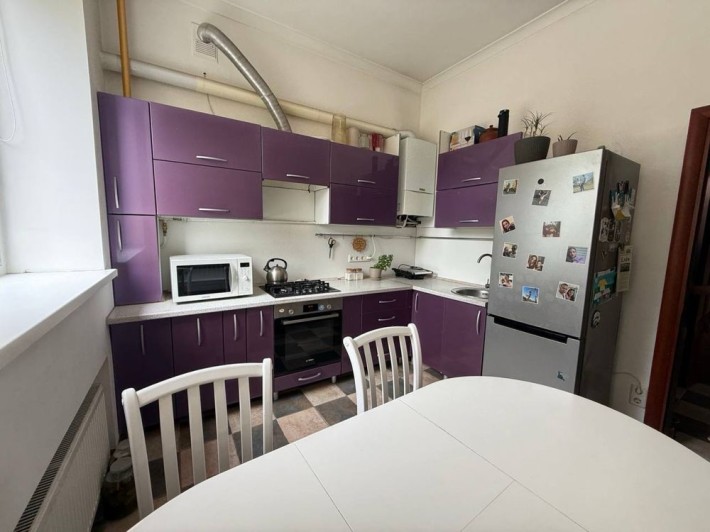 Двокімнатна квартира в розвиненому районі з мінімальним оформленням! - фото 1