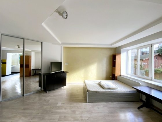 Продам! Однокімнатна квартира з кухнею-студією в центрі Ивано-Франковск