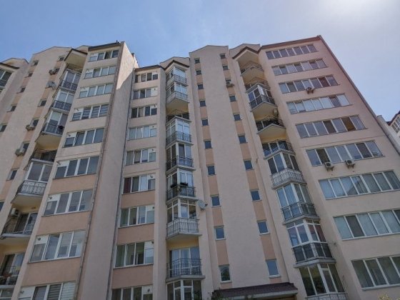 Терміновий продаж просторої 3 кімн квартири, Пасічна, зданий будинок Ивано-Франковск