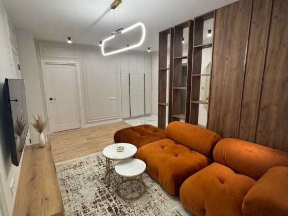 Центр! 2к квартира з кухнею-вітальнею та гардеробною, біля гот Надії Ивано-Франковск