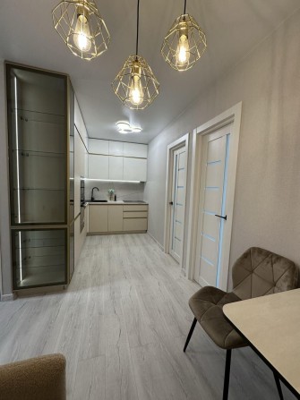 Продам 2-кімнатну квартиру з меблями ЖК Атлант на Петлюри, Бровари. TV - фото 1